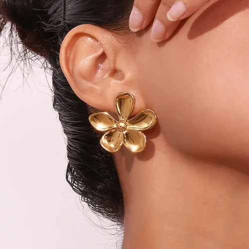 Gold Floral Stud Earrings – Elegant Flower Design Lightweight Statement Jewelry | SAHARA SPARKLE