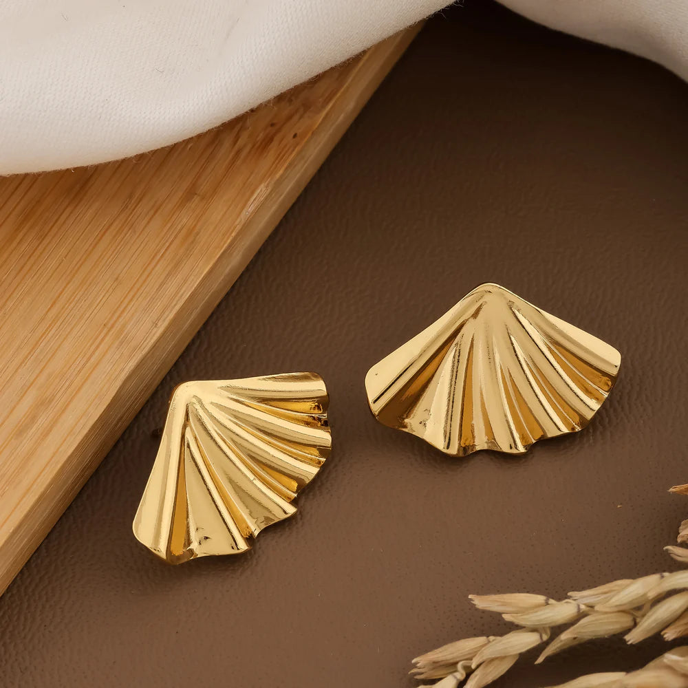 Golden Shell Stud Earrings – Ocean-Inspired Minimal Glam | SAHARA SPARKLE
